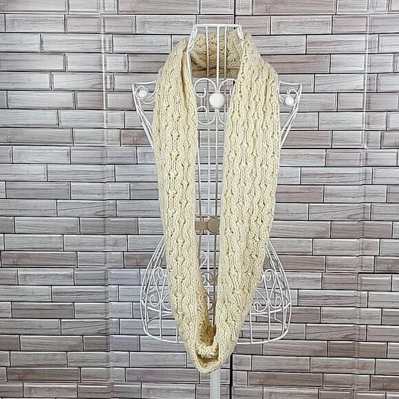 Unbranded infinity scarf One Size - Picture 1 of 5